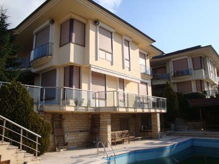 SHORT- TERM RENTAL VILLA ISTANBUL NO 61 bir yılı aşkın bir süre önce güncellendi Location at Asia side kandilli Istanbul.Luxury Fully furnished,650 m2,5 bedroom,2 livingroom,6 bathroom.    vacation of object:  40 Minutes to Istanbul Ataturk Airport 15 Min