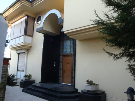 SHORT- TERM RENTAL VILLA ISTANBUL NO 61 bir yılı aşkın bir süre önce güncellendi Location at Asia side kandilli Istanbul.Luxury Fully furnished,650 m2,5 bedroom,2 livingroom,6 bathroom.    vacation of object:  40 Minutes to Istanbul Ataturk Airport 15 Min